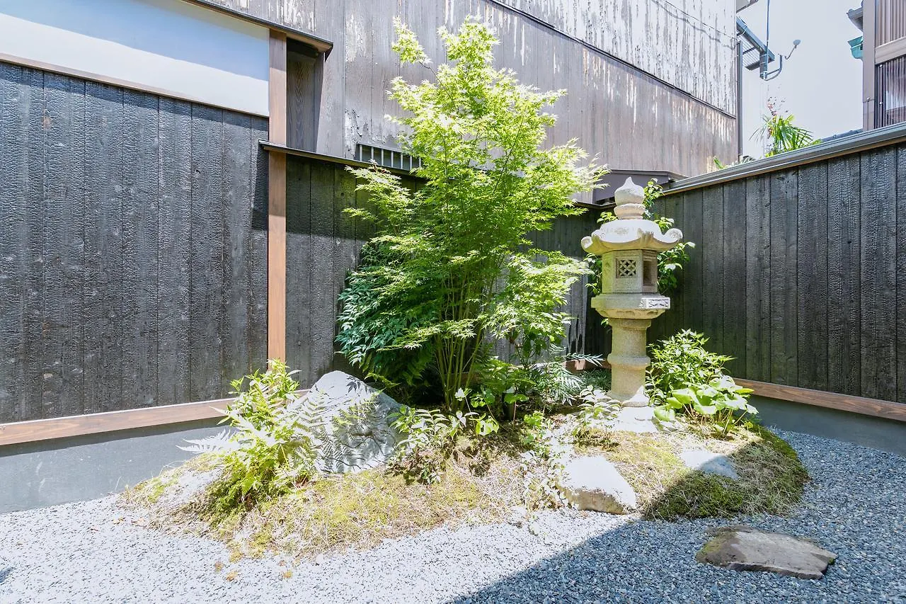 Kumo Machiya Villa Leaves Kyoto